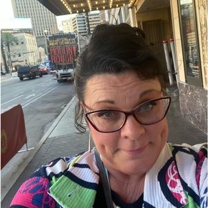 Meet your Posher, Posh